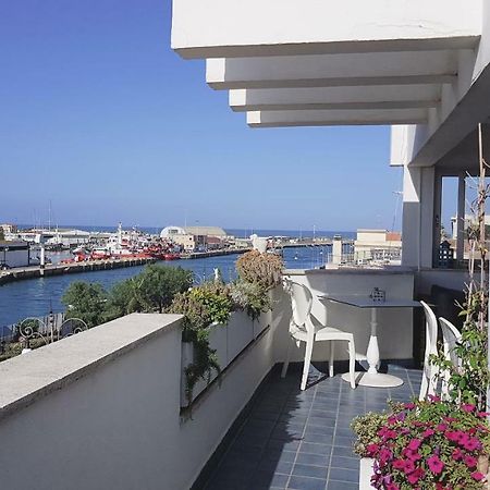 Domus Lina Hotel Fiumicino Ngoại thất bức ảnh